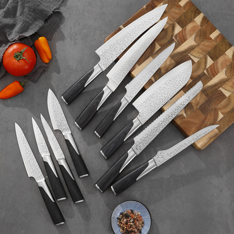 Coordinated kitchen knife set